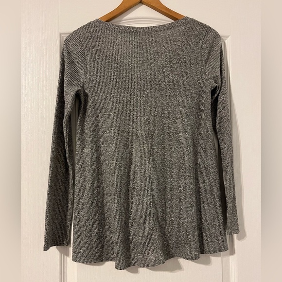 HOLLISTER - Gray Knit Long Sleeve Top - Picture 3 of 7